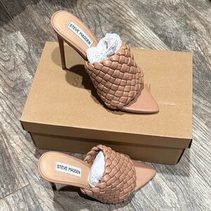 Steve Madden Fateful Woven Tan Leather Pointed-Toe Mule Heels. New. Size 7